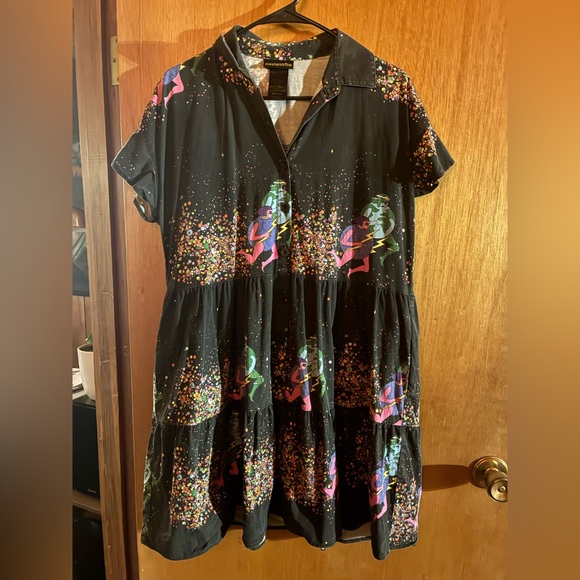 Nooworks Dresses & Skirts - Nooworks Black Midi Dress with Colorful Abstract Print